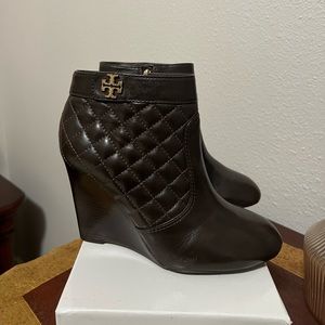 Tory Burch ankle boots in brown leather